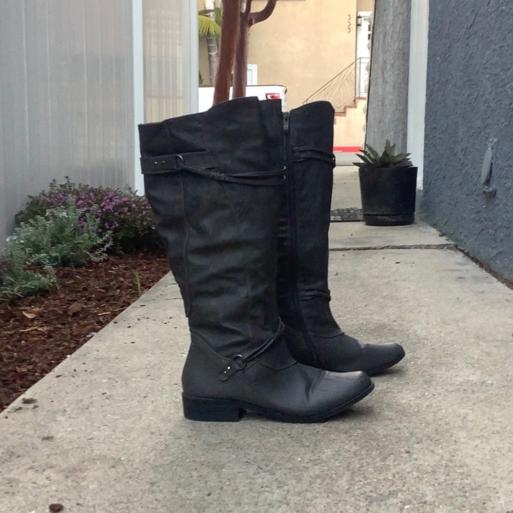 Dark grey boots